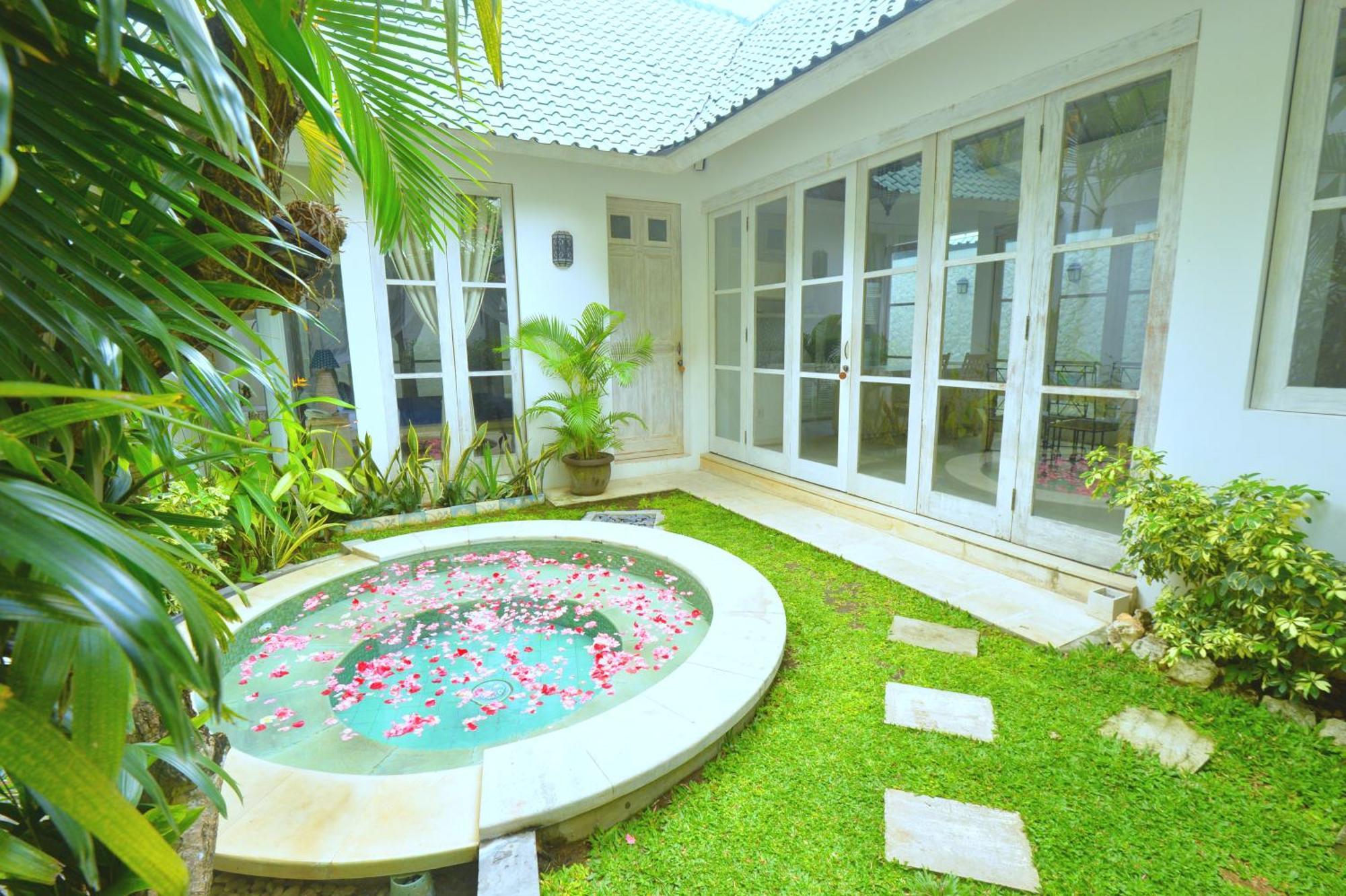 Artemis Villa Hotel Seminyak Exterior foto